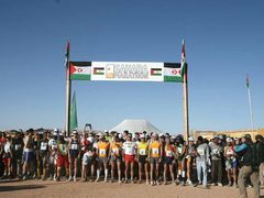 Vor dem Start zum Sahara-Marathon
