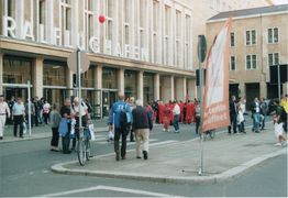 Marathonmesse im ehemaligen Flughafen Tempelhof