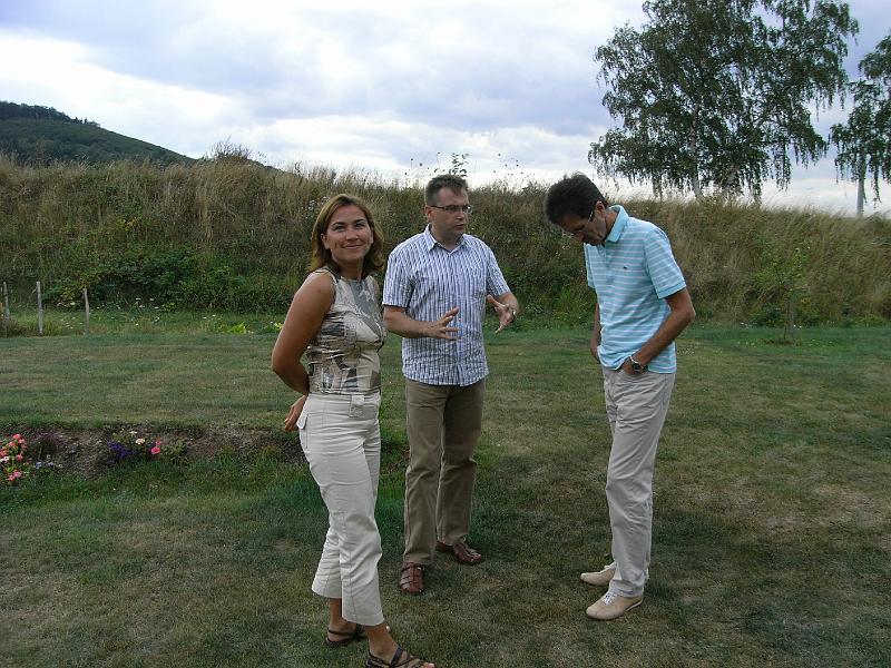 RIMG0037.JPG - Antje, Thomas und Harry im Gespräch