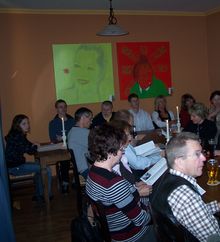 Alle lauschen gespannt