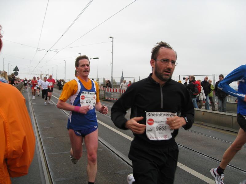 04.JPG - Halbmarathon - Udo bei km 8