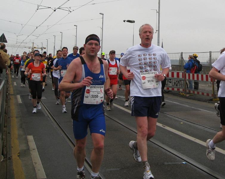 06.jpg - Halbmarathon - Ralf bei km 8