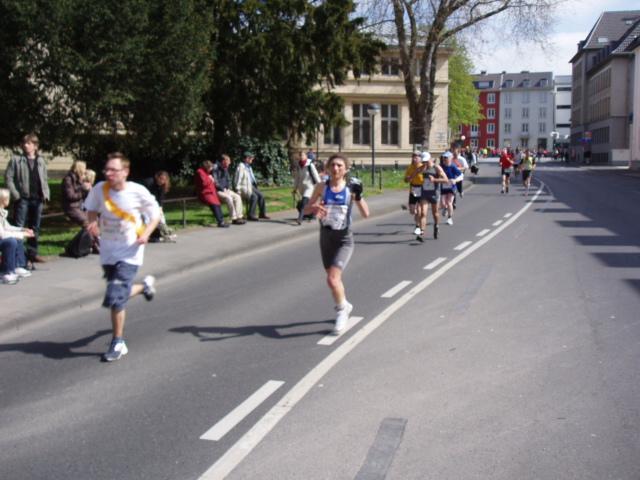 19.JPG - Marathon - Birgit bei km 20 (+21)