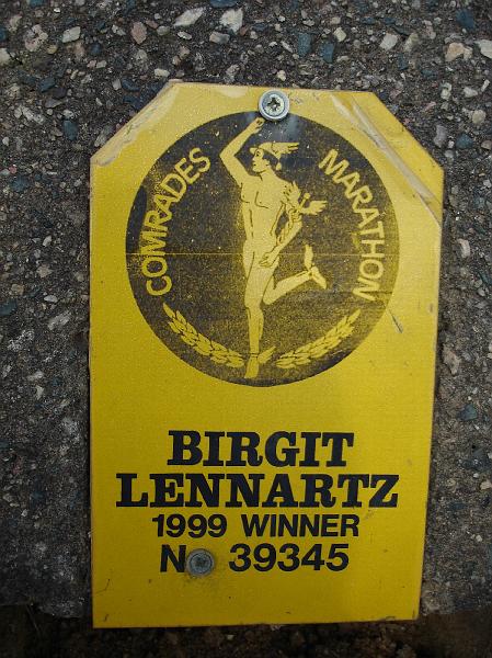 03.JPG - Das ist die Tafel, die Gerd vergeblich suchte. Ein anderer deutscher Teilnehmer - Christoph Randt - fand und fotografierte sie