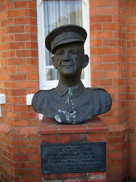 05.JPG - Vic Clapham - der Begr&uuml;nder des Comrades