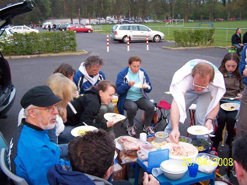 100_5093.JPG - Leibspeisung - Foto Olaf Kucher