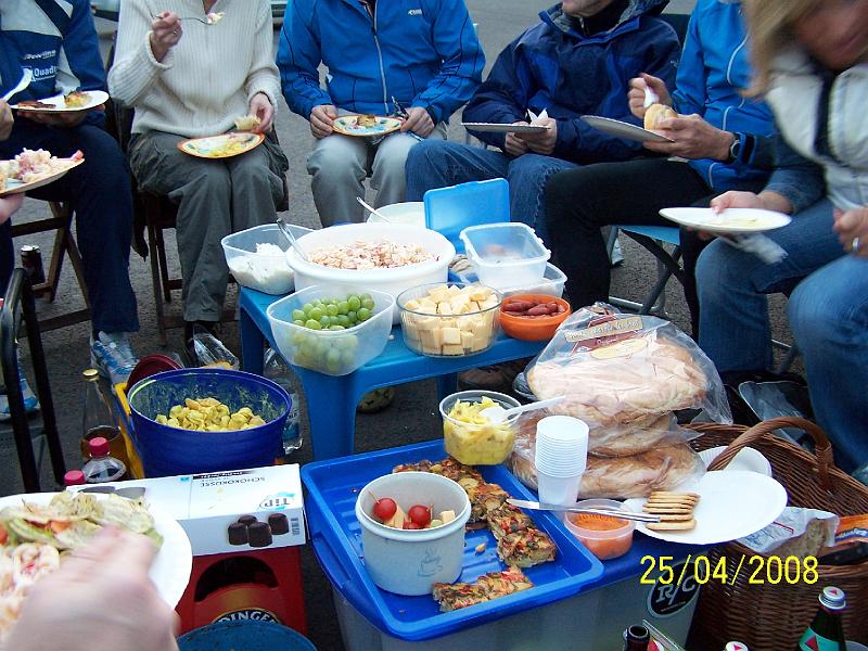 100_5097.JPG - Das Buffet ist gigantisch - Foto Olaf Kucher