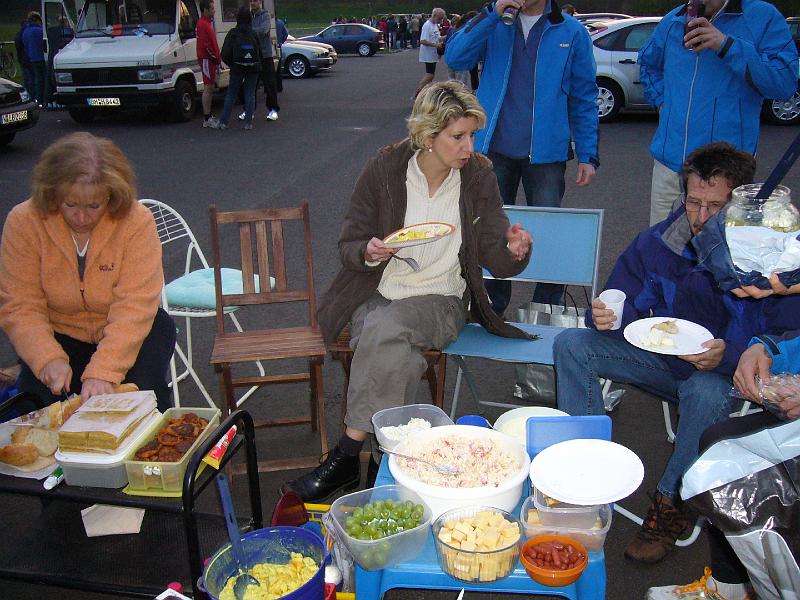P1030457.JPG - Das Buffet ist angerichtet - Foto Karin Dürr