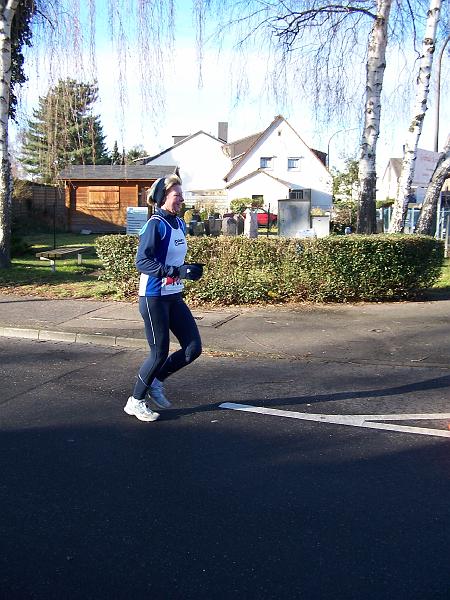 54.JPG - Dagmar hat es nicht mehr weit bis zum Zieleinlauf f&uuml;r Staffel 3