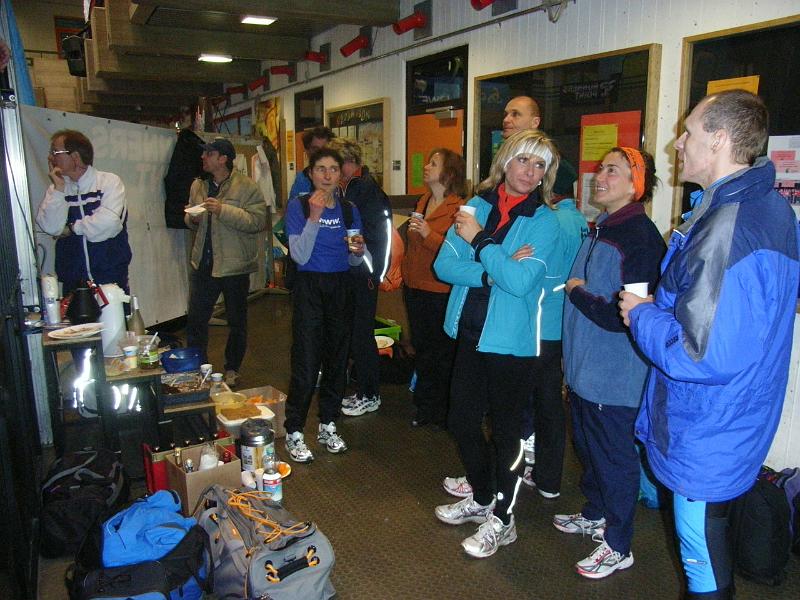 62.JPG - Wir genie&szlig;en das Zusammensein... (Foto Bernd Nitsche)