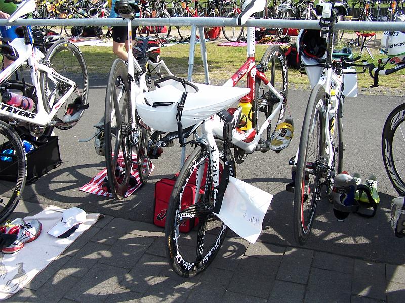 17.JPG - Das Rad von Faris al Sultan vom Team Abu Dhabi