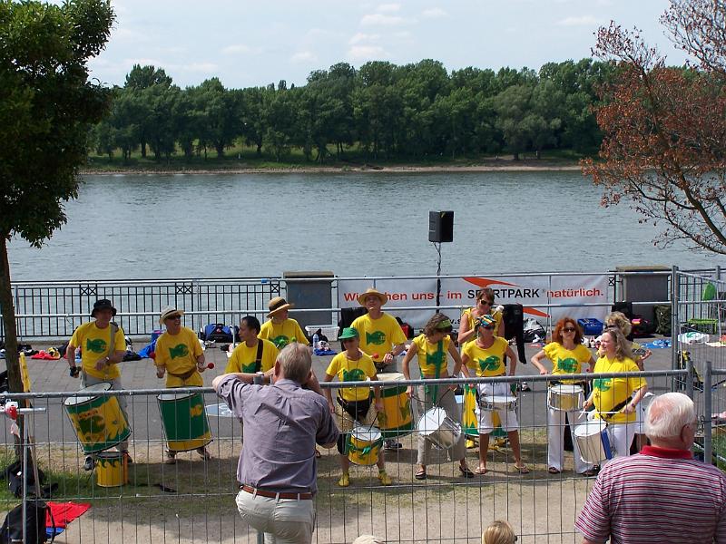 31.JPG - ...und sogar eine Samba-Truppe...