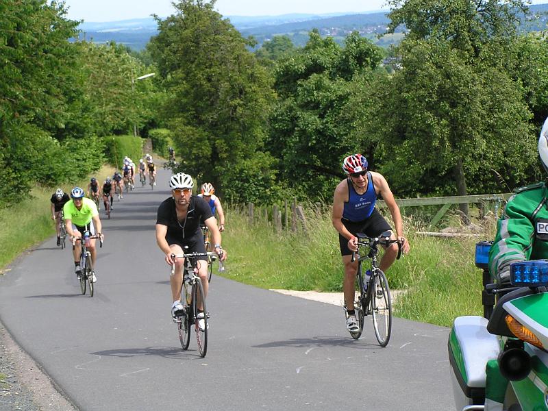 41.jpg - ...der schon kräftig in die Beine geht....