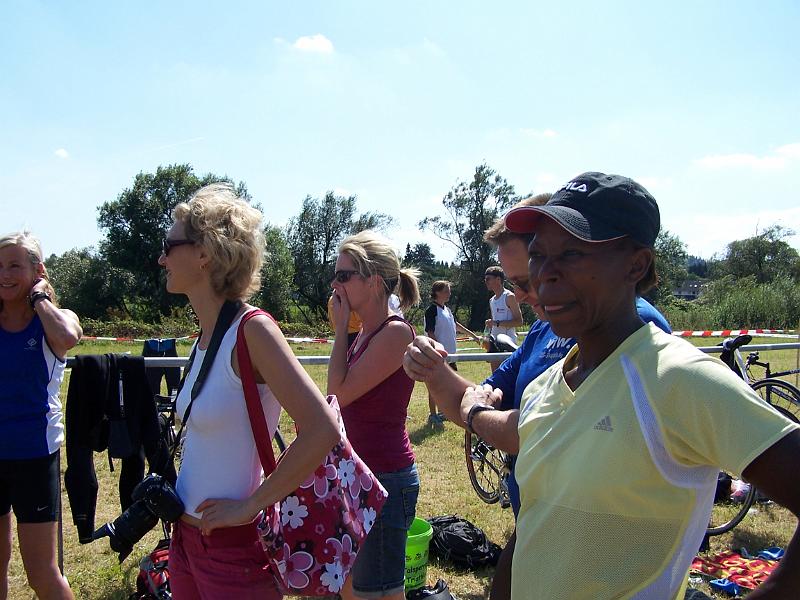 105.JPG - Ausschau nach weiteren Staffel-Radfahrern