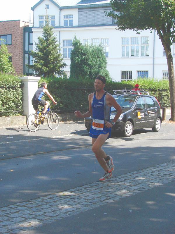 135.jpg - Bernd kurz vor dem Marktplatz