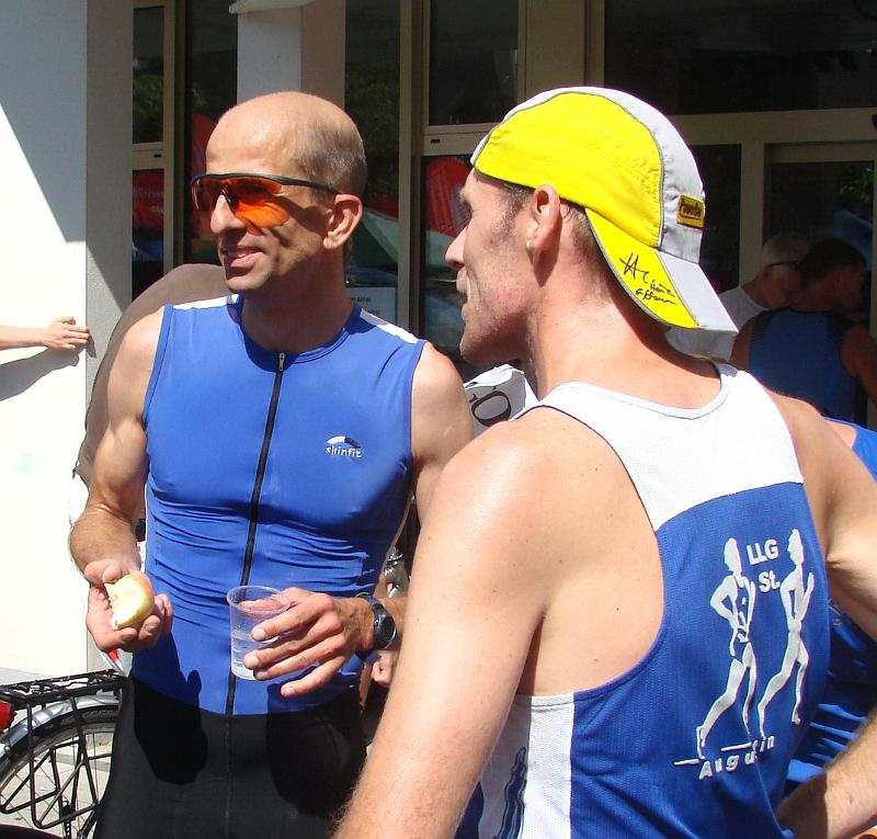 154.jpg - Olaf und Thorsten im Gespräch