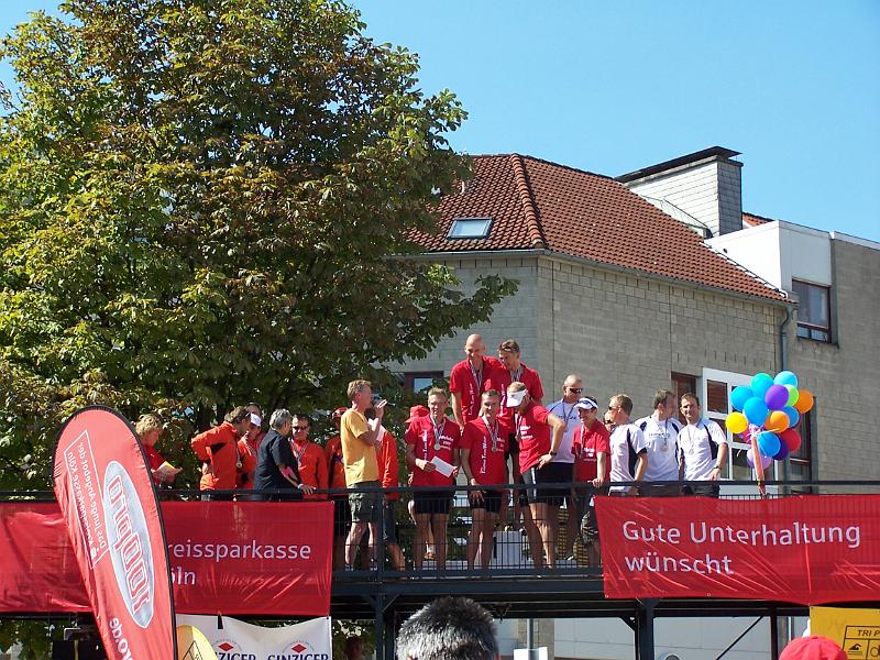 162.JPG - Jochen Baumhof moderiert wieder super symphatisch