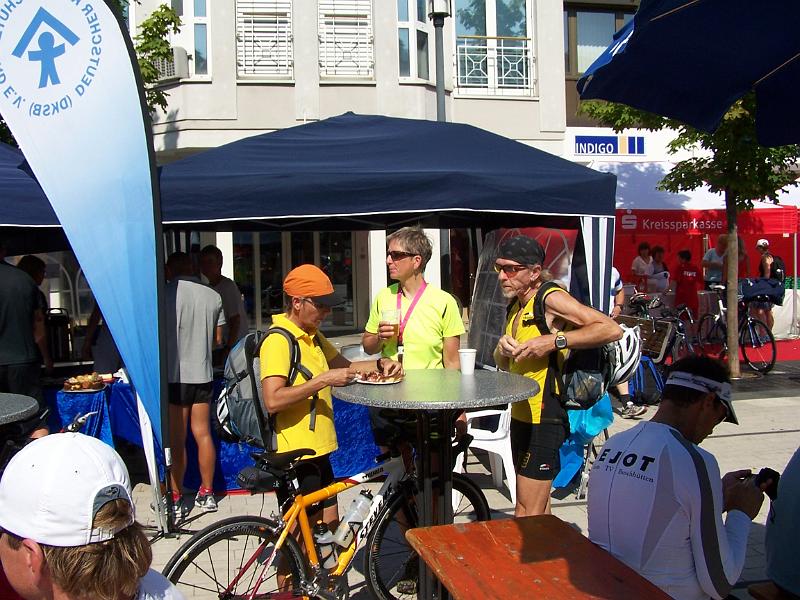 166.JPG - Geli und Herbie stärken sich