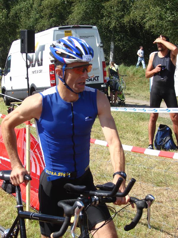 67.jpg - Olaf geht auf die Radstrecke