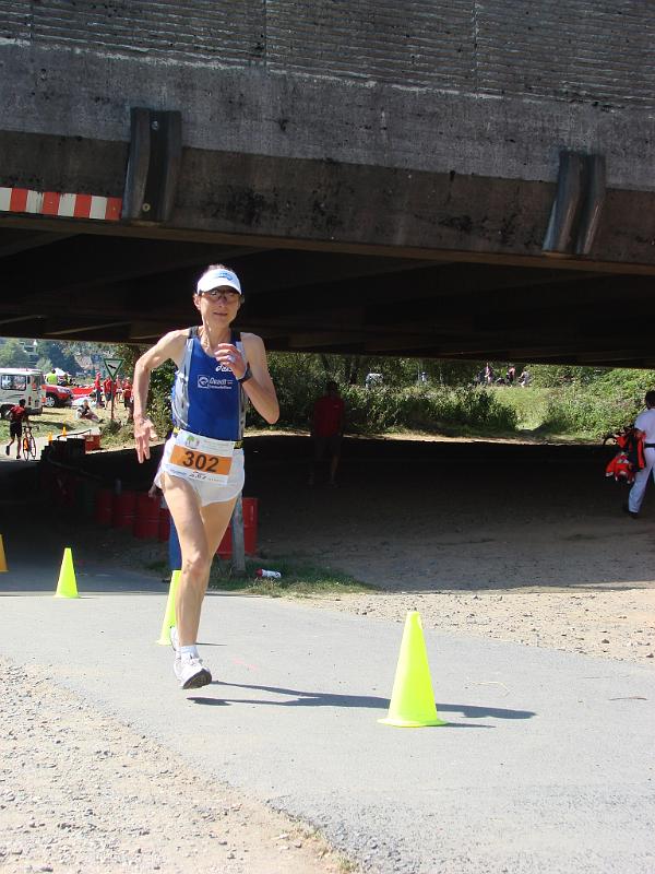 96.jpg - Birgit startet als Läuferin