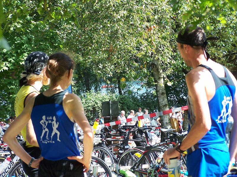 48.JPG - Herbie, Birgit und Bernd halten Ausschau nach Geli