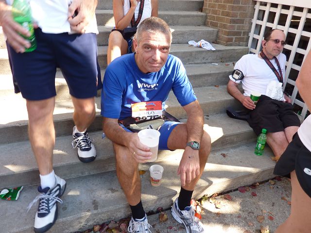 12.JPG - Das verdiente Einlaufbier