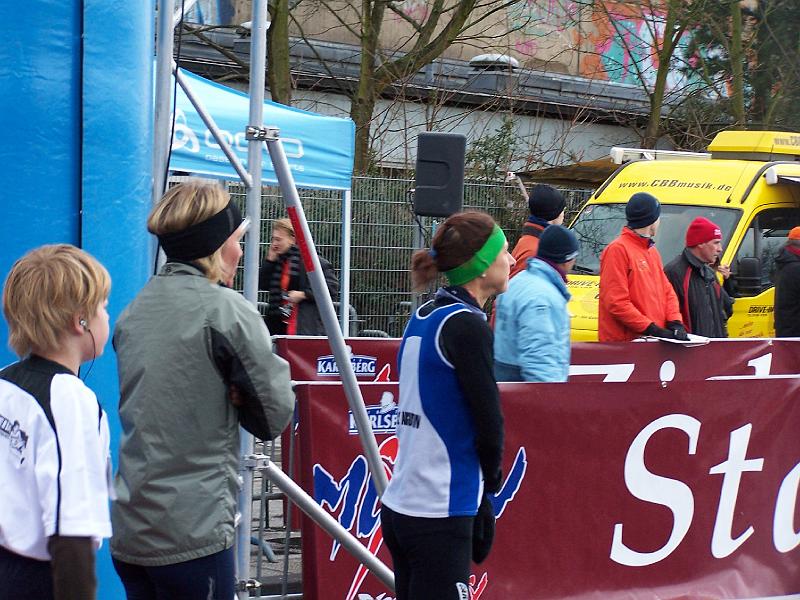 25.JPG - Birgit wartet auch bereits...