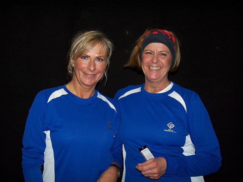 65.JPG - ... diese stehen Gisela und Marion sehr gut