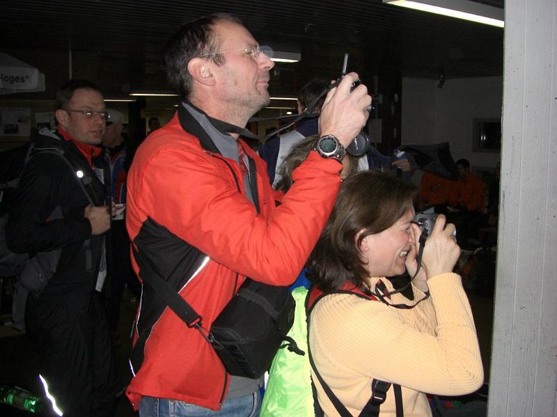 22_1.JPG - Die Fotografen stehen schon bereit ...