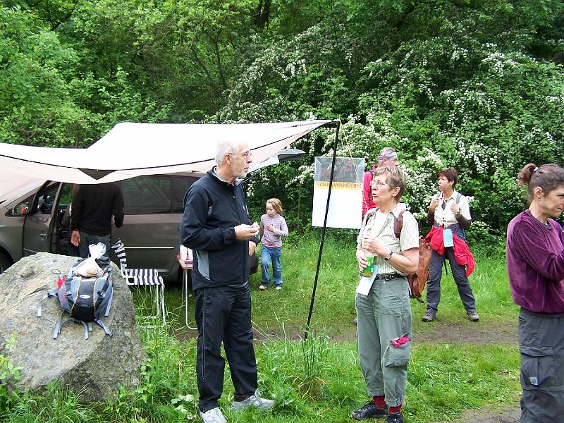 09.JPG - Dierk und Ingrid am Kontrollpunkt