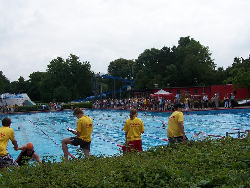 01.JPG - Die Startgruppe 7 ist schon im Wasser
