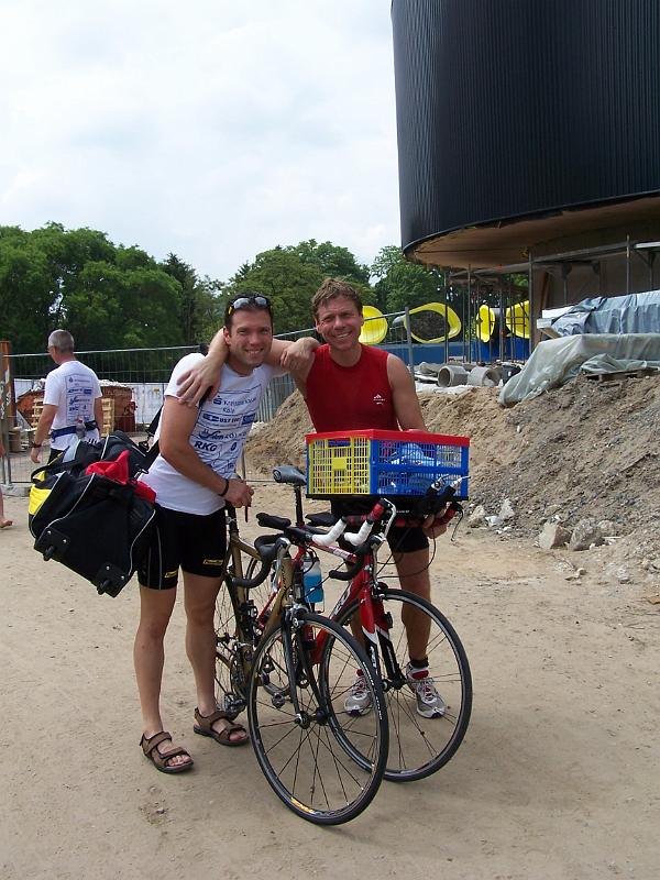 25.JPG - Wir sind happy - der Triathlon ist für uns gut gelaufen