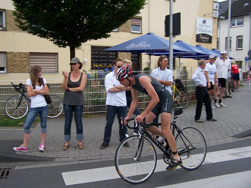 38.JPG - Bernd hat die erste Runde geschafft