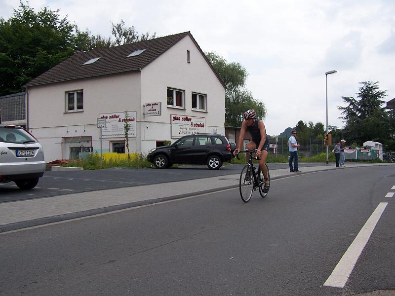 41.JPG - Bernd kommt von der zweiten Runde zurück