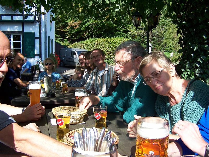 08.JPG - Na, ob das gut geht - Ingrid ist skeptisch ...