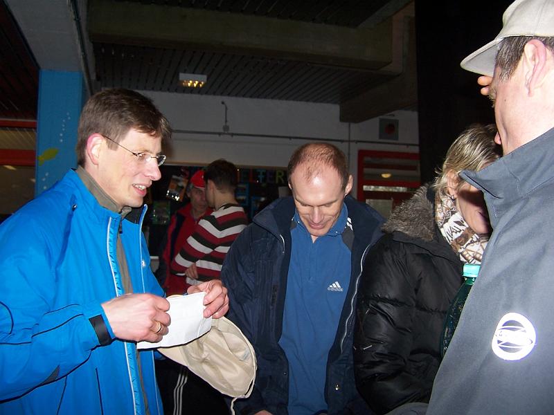 100_8074.JPG - Es gibt viel zu erzählen