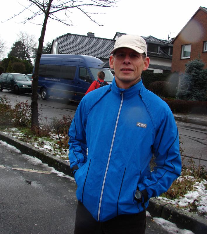 DSC04078.jpg - Klaus hat seine 7,2 km schon hinter sich und kann sich entspannt zurück lehnen