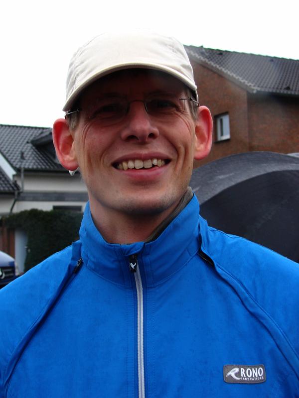 DSC04089.jpg - Klaus freut sich über die gute Zwischenzeit