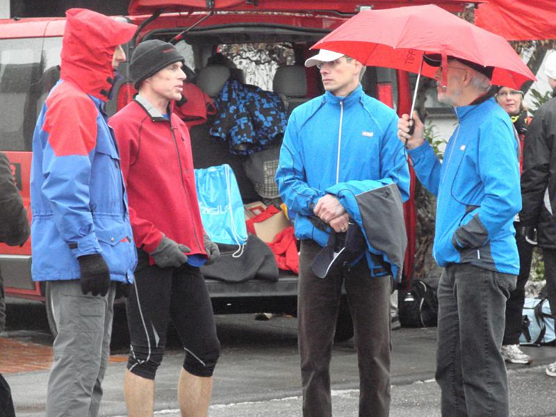 DSC04107.jpg - Es werden schon ein paar Eindrücke ausgetauscht