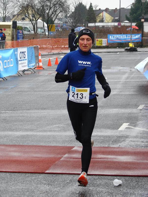 DSC04132.jpg - Birgit nach der ersten Runde ihrer zweiten 10 km