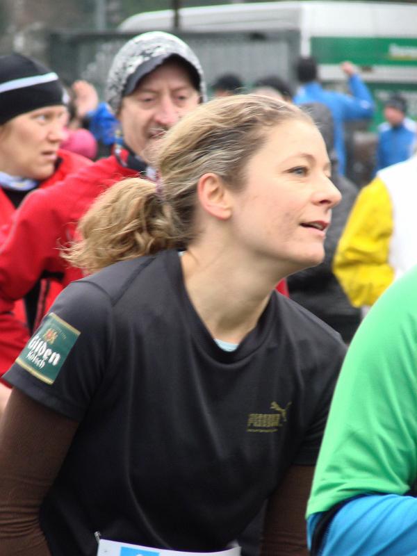 DSC04144.jpg - Claudia in Vorbereitung auf ihren Start