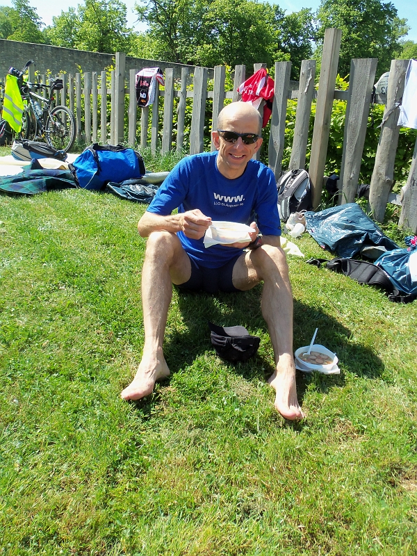 100_0227.jpg - Jetzt gibt es eine leckere Suppe als Stärkung...