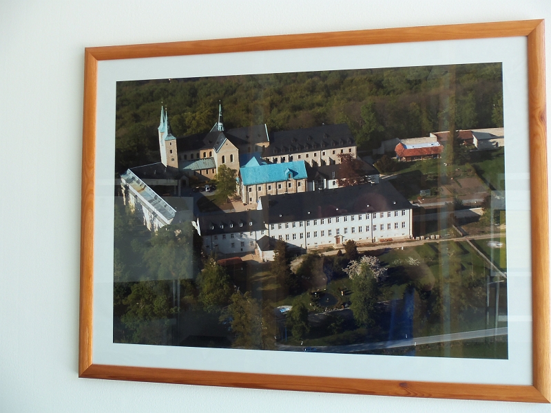 100_0237.jpg - Die Huysburg aus der Vogelperspektive