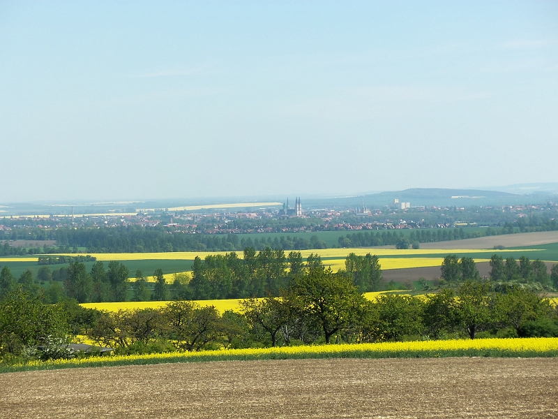 100_0244.jpg - Dort liegt Halberstadt
