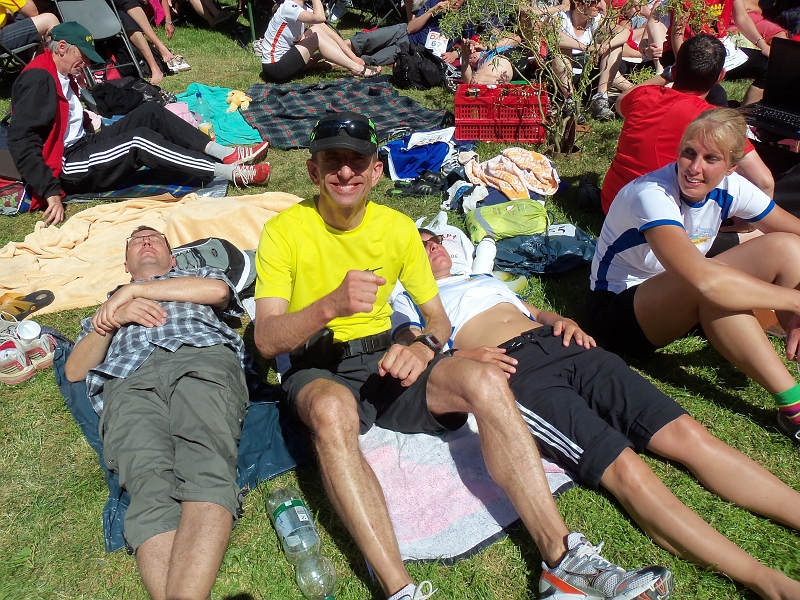 100_0307.jpg - Wir können derweil relaxen oder Späße machen...